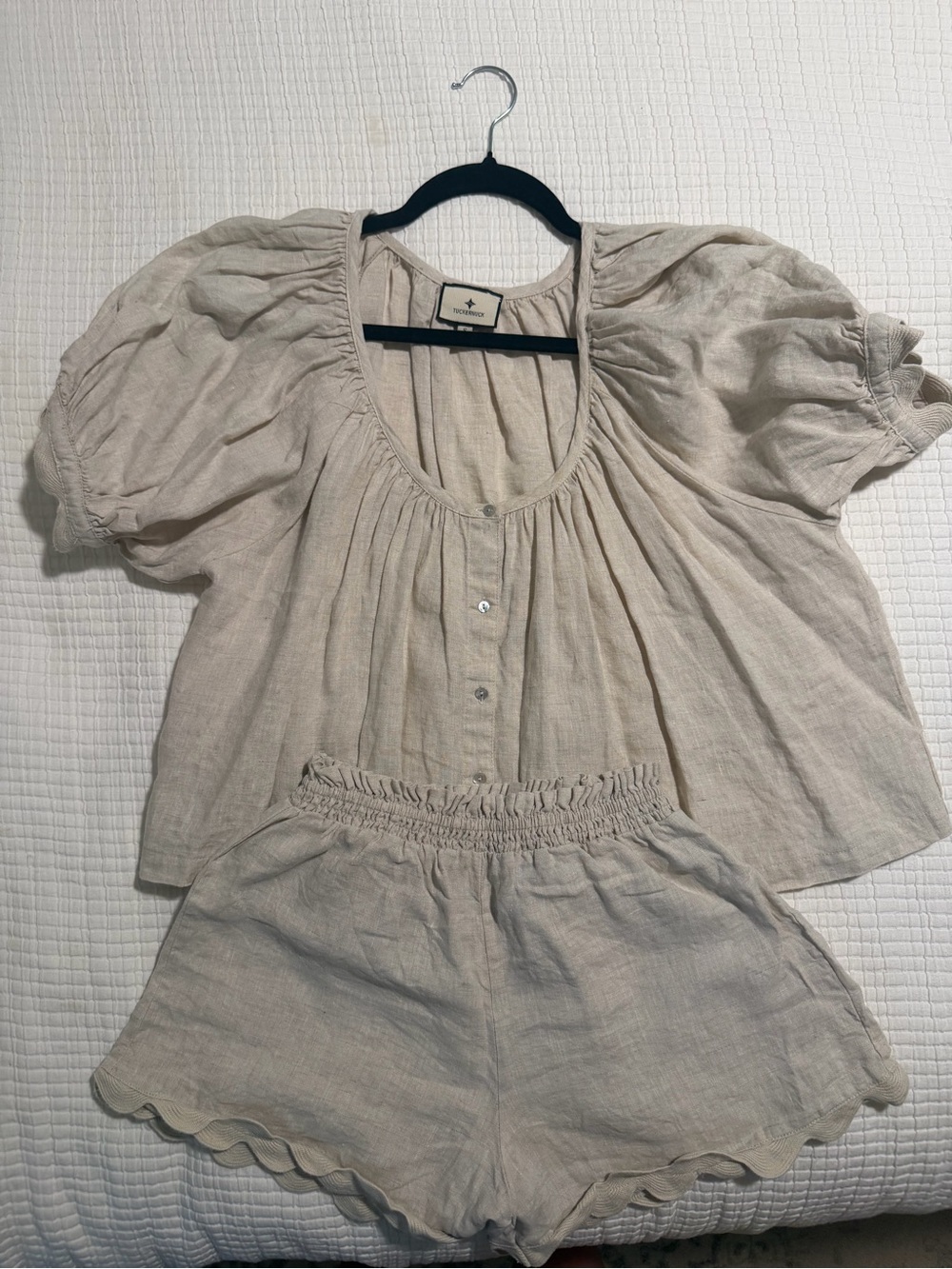 Tuckernuck Cream Linen SET - Top and shorts - Picture 2 of 4